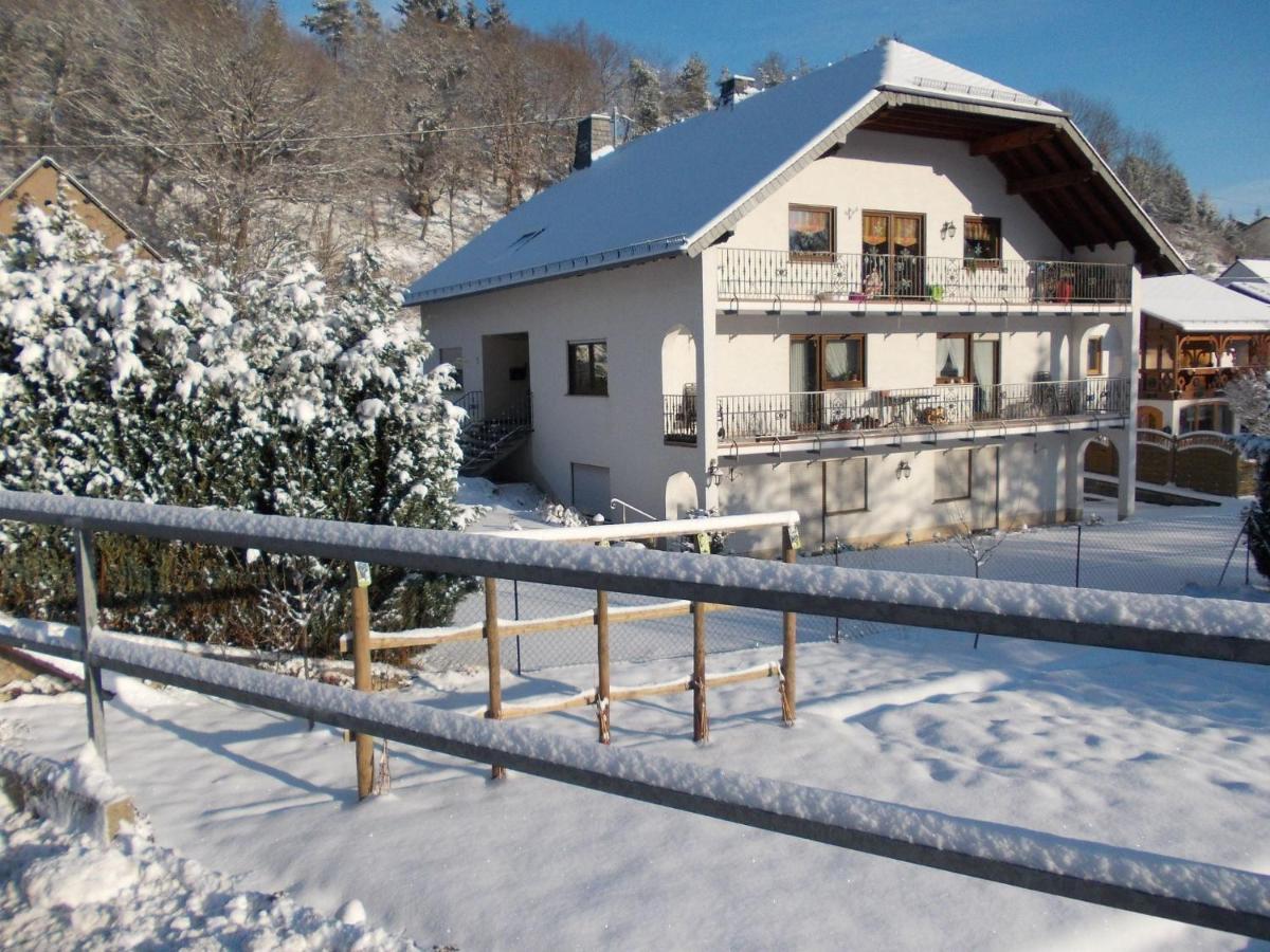Sun Kissed Apartment In Lirstal With Garden Exterior foto